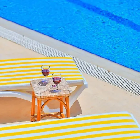 Holiday home Panaroma Meis Suits